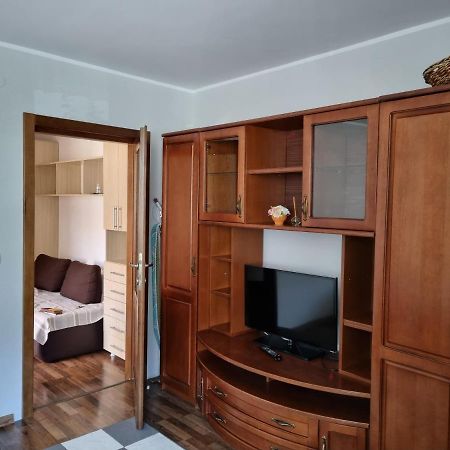 Yla Apartments Piatra Neamt Bagian luar foto