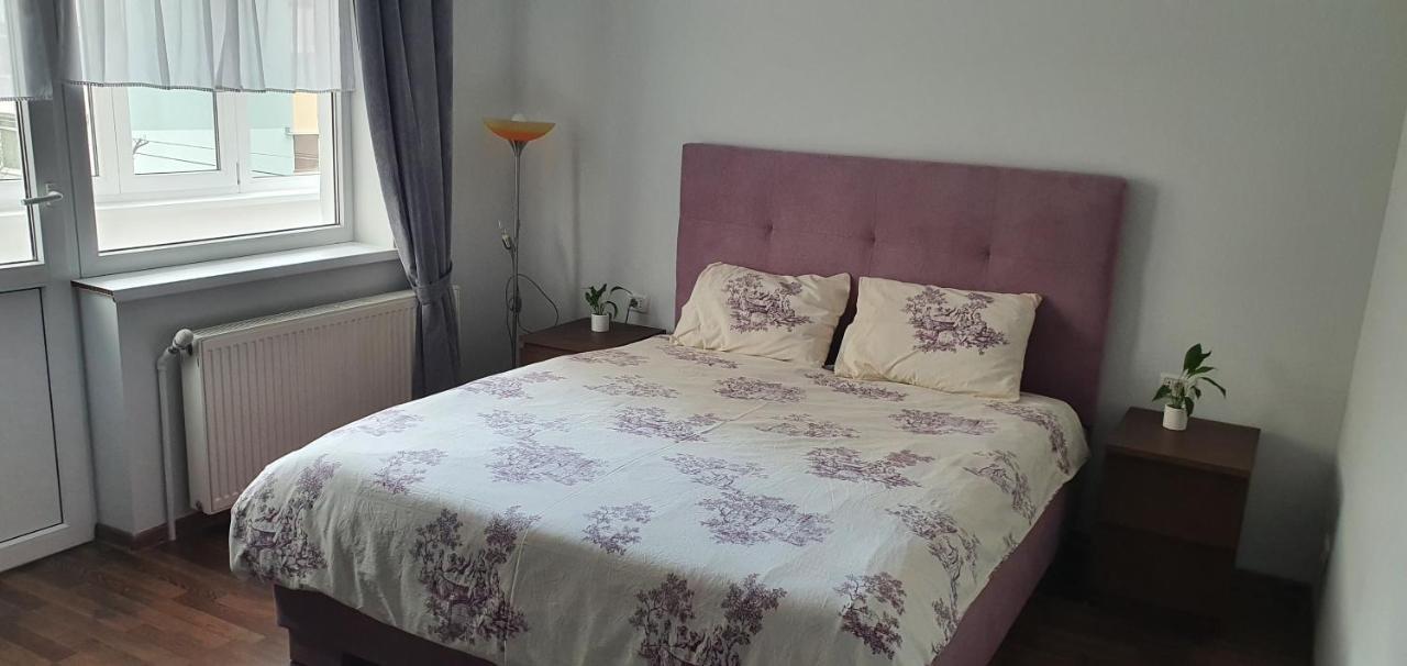 Yla Apartments Piatra Neamt Bagian luar foto