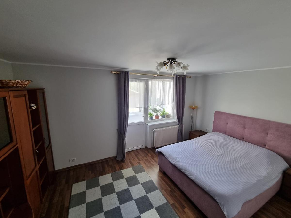 Yla Apartments Piatra Neamt Bagian luar foto